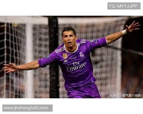 躺冠时代的足球明星们如何在赛场外赢得荣耀与财富